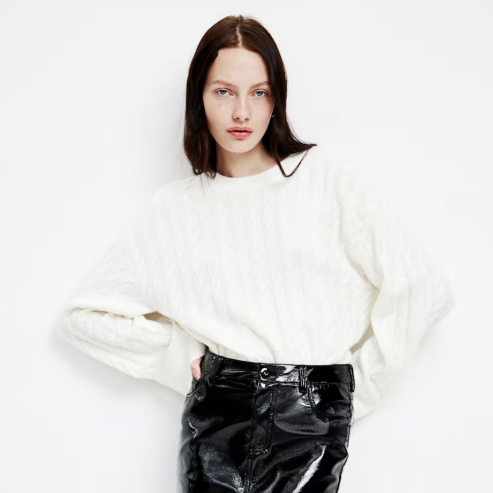 H&M loose fit cable knit sweater large